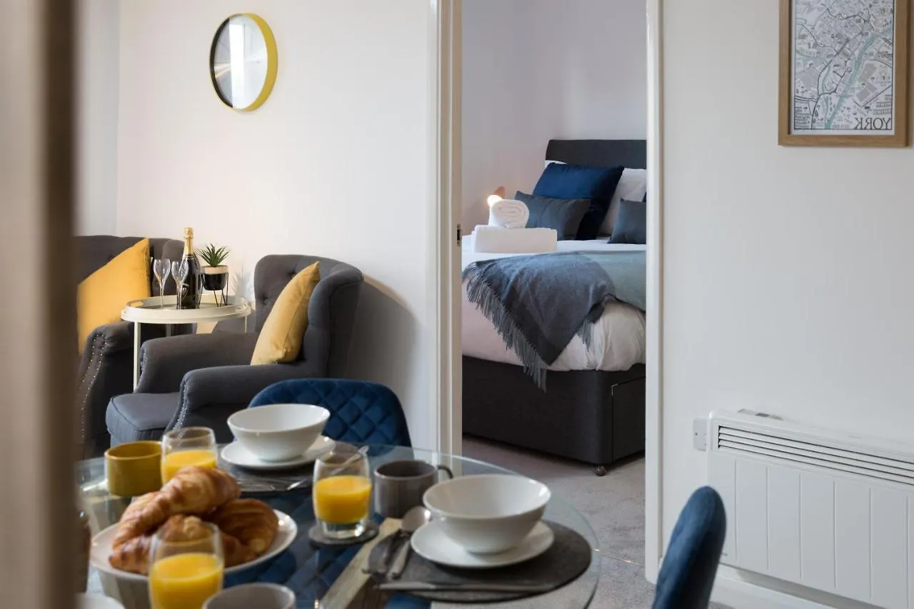 Apartment The Aura Suite York